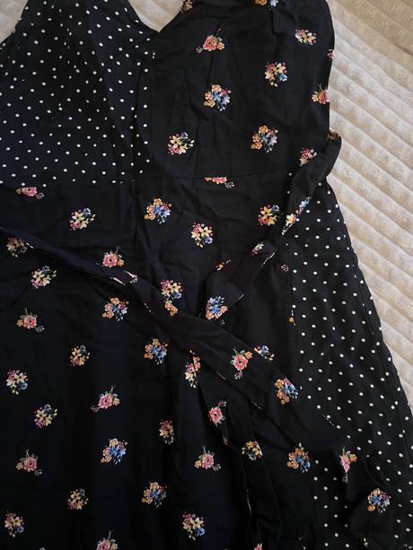 Saty na bodky a kvietky, stradivarius,s