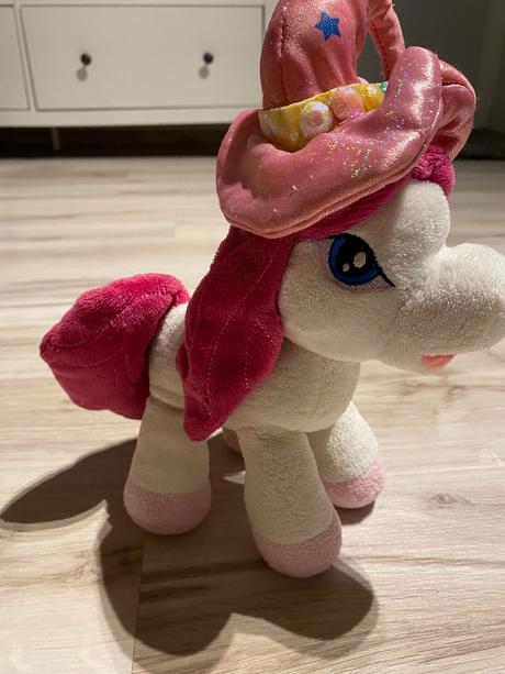 Filly krásny koník, veľmi pekný,