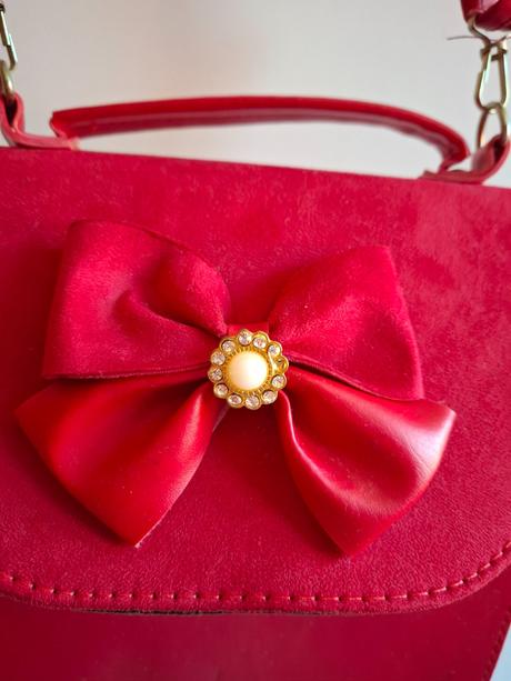 Dámska červená kabelka, 
