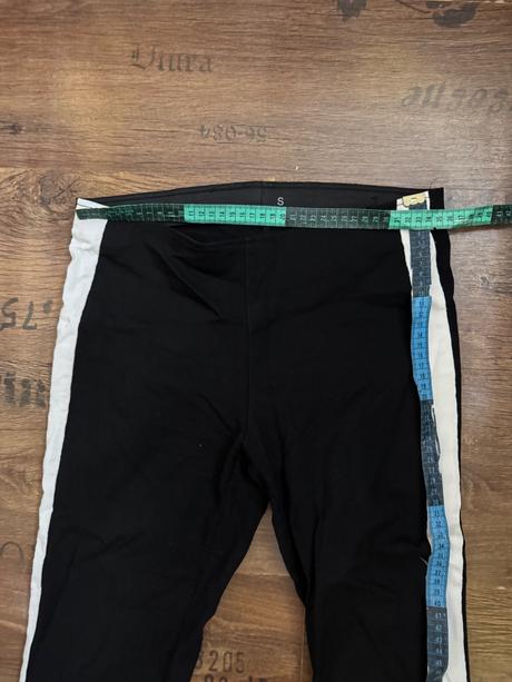 Čierne legíny s pásom, s