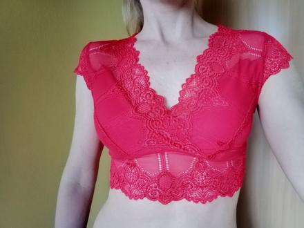 Červený krajkovaný top, m