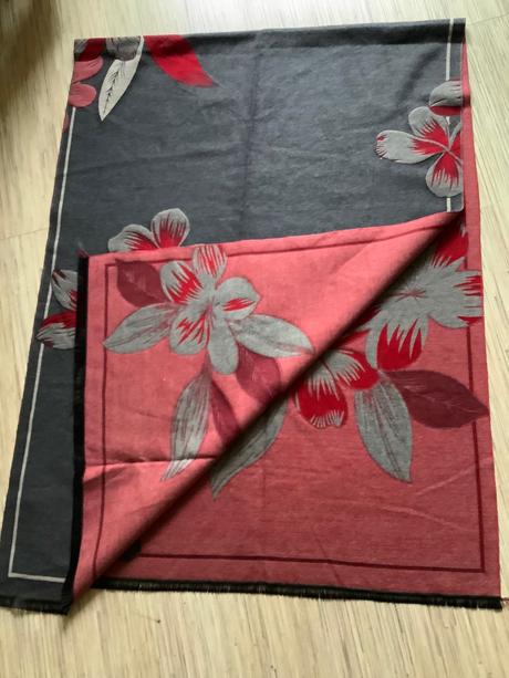 Krasny šal z kasmiru,