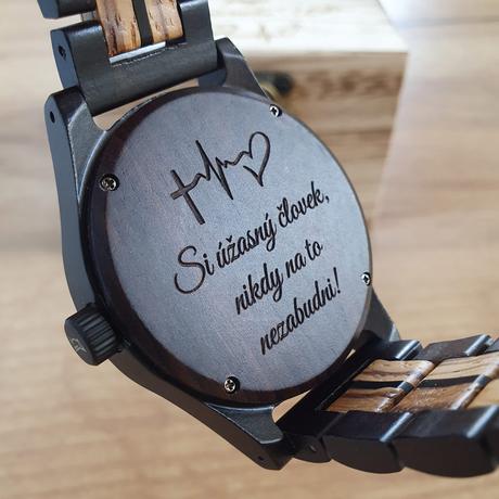 Drevené hodinky horizont,