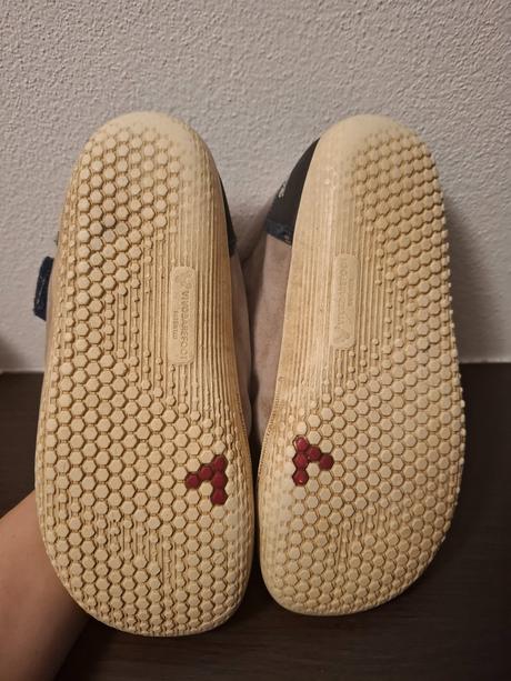 Vivobarefoot, 35