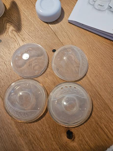 Elektricka odsavacka mlieka a prsnikove muslicky, 