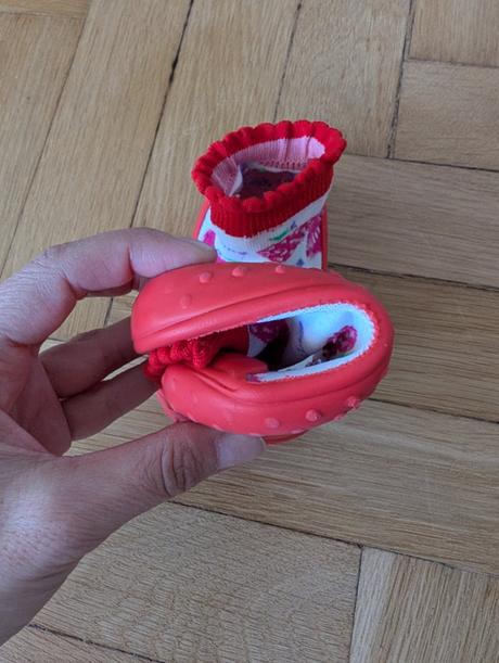 Attipas papucky, attipas,24