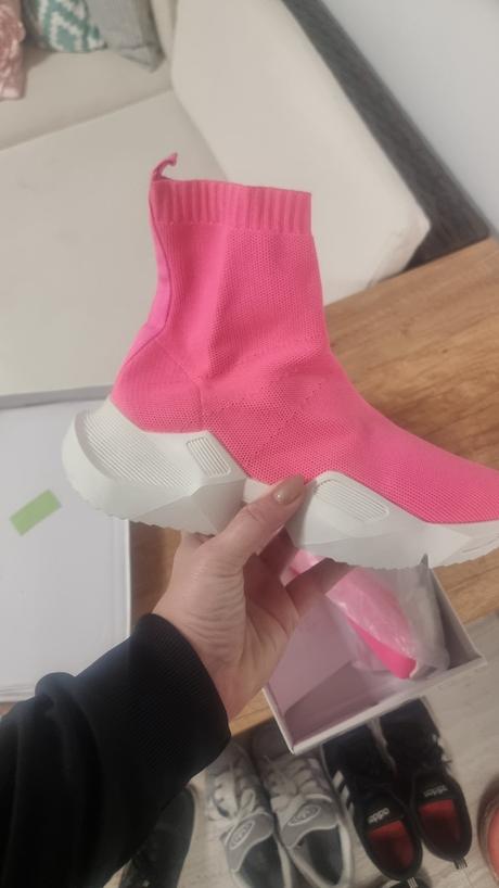 Neonove topanky, 40