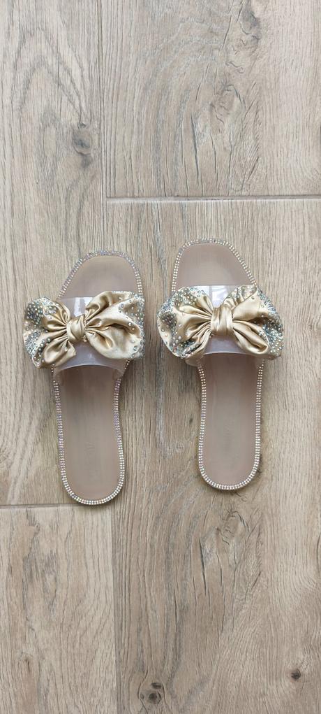 Kamienkové šľapky, 38