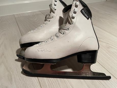 Dievčenské korčule, 31