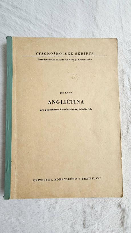 Kniha 'angličtina pre poslucháčov prírodovedeckej,