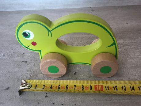 Drevená korytnačka na kolieskach, 