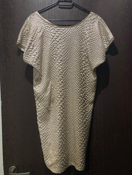 Zlate elegantne saty, m