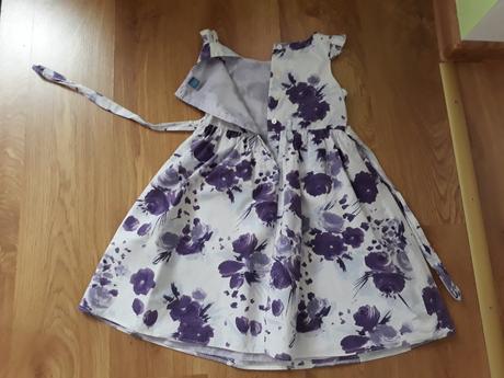 Levanduľové šatičky, tu,128