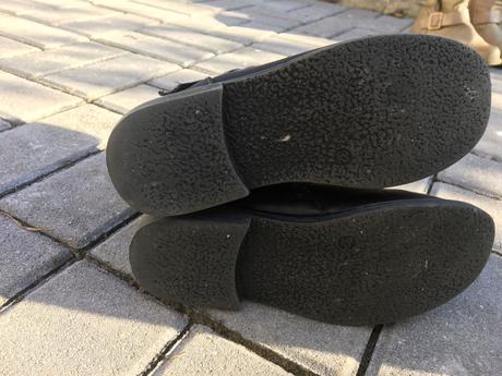 Teplučké čižmy, 32