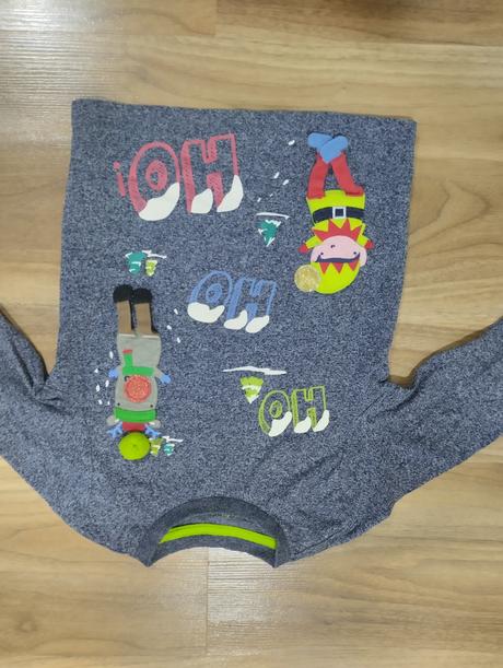 Vánoční tričko, 110