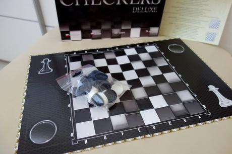 Dáma - spoločenská hra,