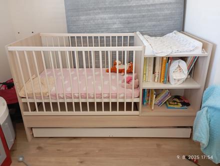 Kvalitná drevená postieľka s prebaľovacím pultíkom, šírka (cm): 75,dĺžka (cm): 170