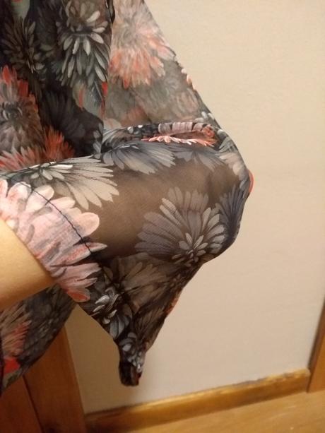 Priesvitná blúzka, xl