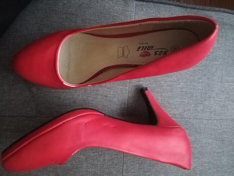 Červené lodičky., 40