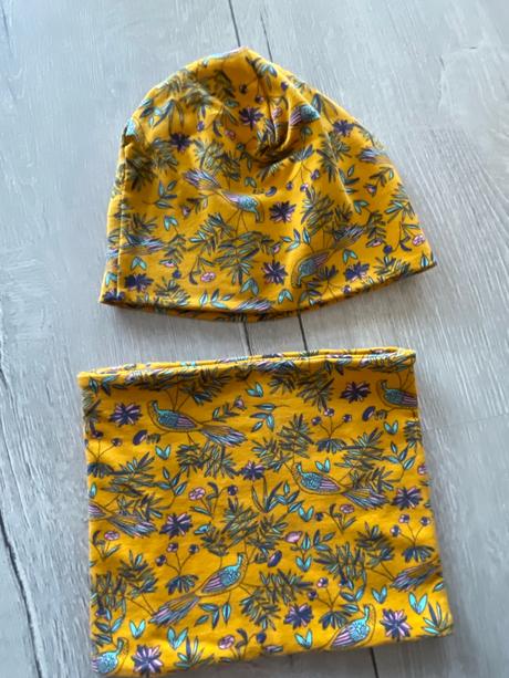 Krásna čiapočka s nákrčníkom, 92 / 98 / 104