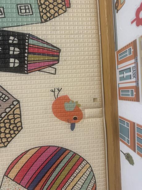 Podložka na hranie vibrant villag skip hop,