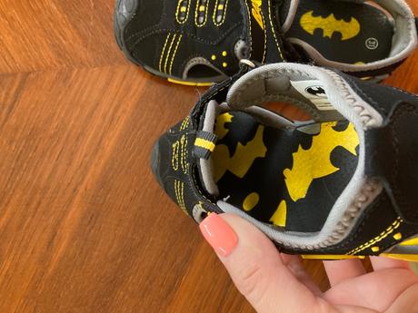 Batman sandálky, 31
