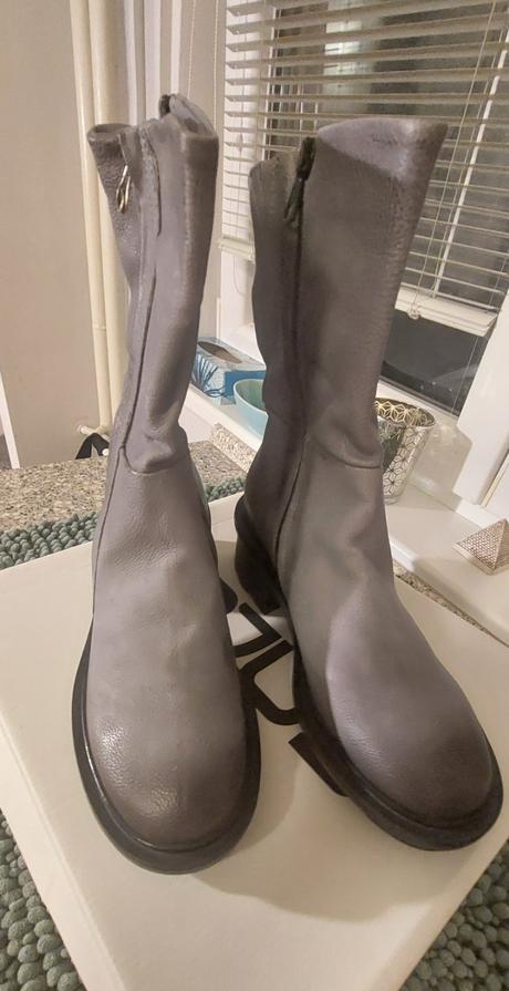 Mjus dámske čižmy, pc 179 eur, 38