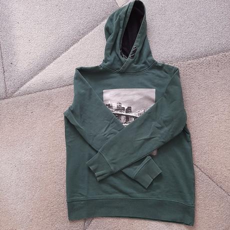 Predám chlapčenskú mikinu veľ146, 146