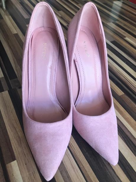 Ružové lodičky, 35