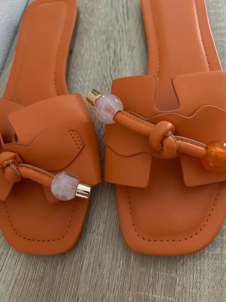 Oranžové šľapky, 40