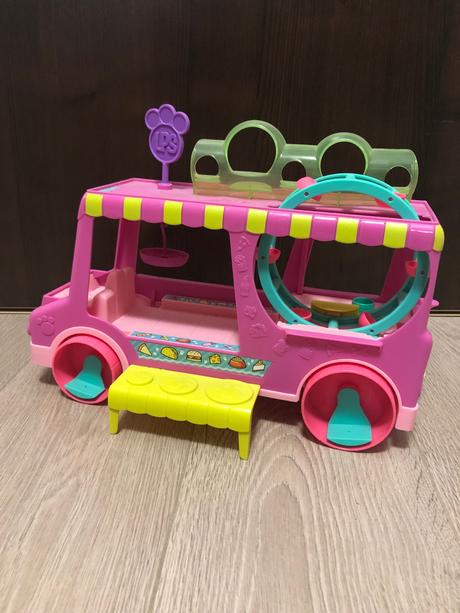 Cukrárske autíčko pre littles pet shop,