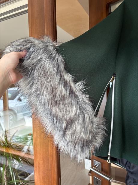 Kabátik/pončo s kožušinou, 