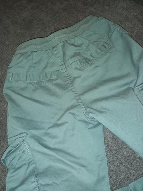 Kapsače, reserved,140