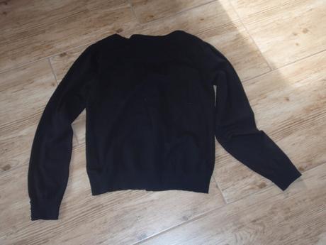 Čierny pulóvrik, m