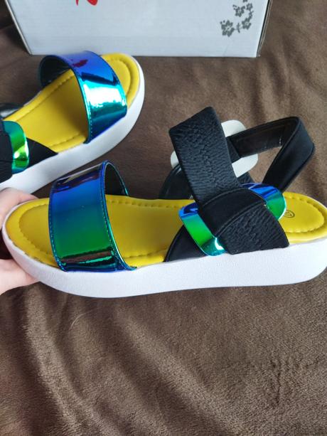 Holografické sandálky, 37