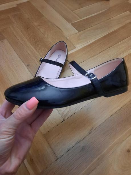 Krásne topánky. vn.dl.22 cm, graceland,36