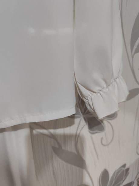 Biela košieľka s maslickou, 122