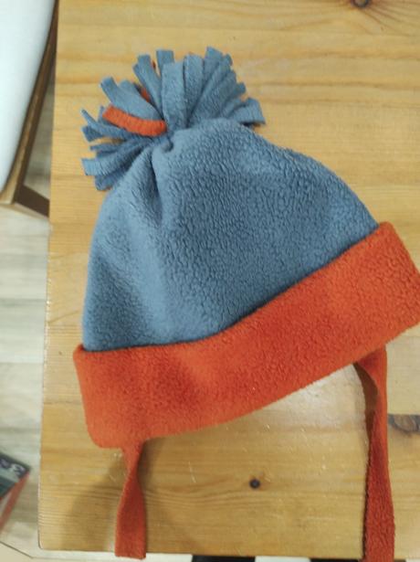 Čiapka sivá flisová, 