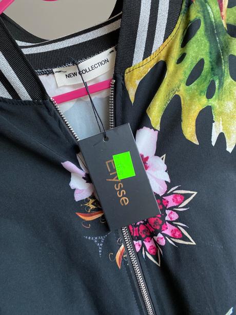 Bunda s kvetovymi motívmi, 34