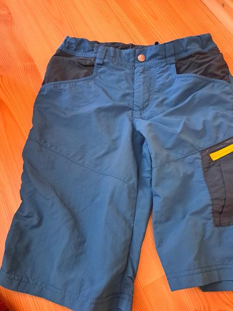 Krátke turistické nohavice, decathlon,158