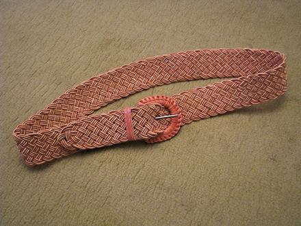 Ružový prepletaný opasok, 