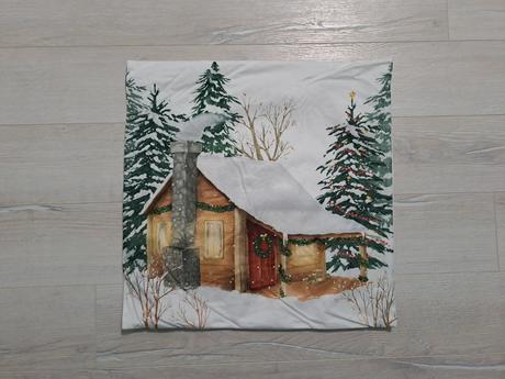 Zasnežená chalupa velúr,