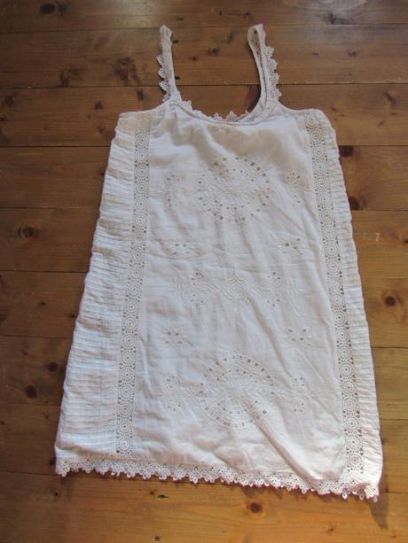 Krásne krajkové šatičky, s