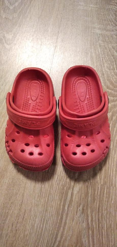 Crocs sandále, 22