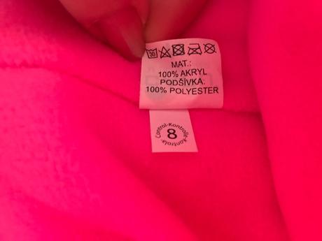 Krásna dievčenská čiapka,