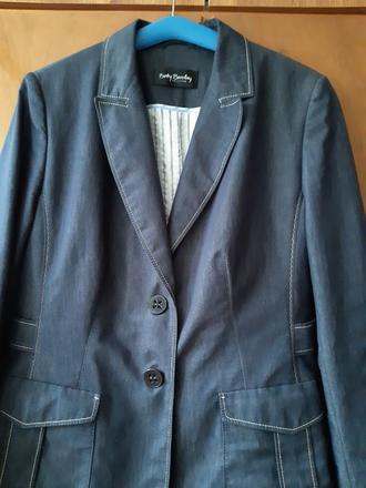 Modré sako, 42
