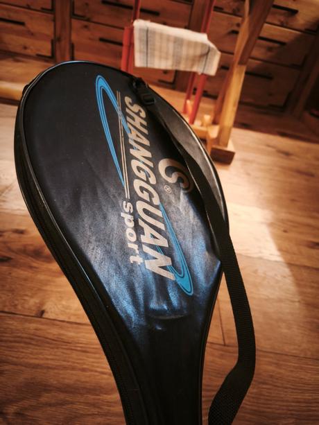 Badmintonová raketa shangguan sport + obal,