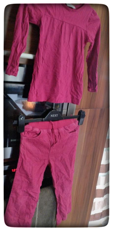 Konplet menzestracky mierne do zvonu + tricko, okay,104