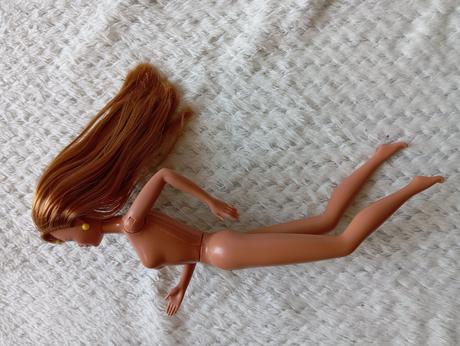 Barbie midge s náušnicami 1993,