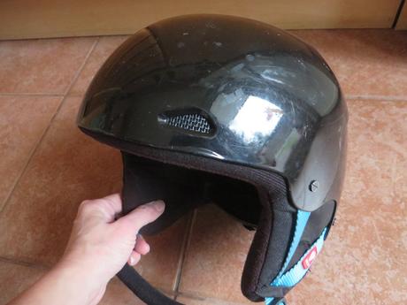 Lyžiarska prilba - zn. burton - veľ. s - 53-56cm, s